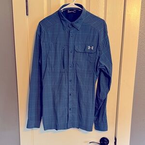 Like new mens Under Armour heat gear sportsman shirt in size Medium.